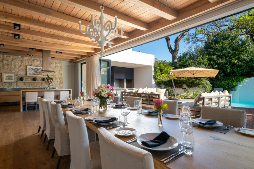 Elegant Merlot Room with Captivating Panoramas 1038