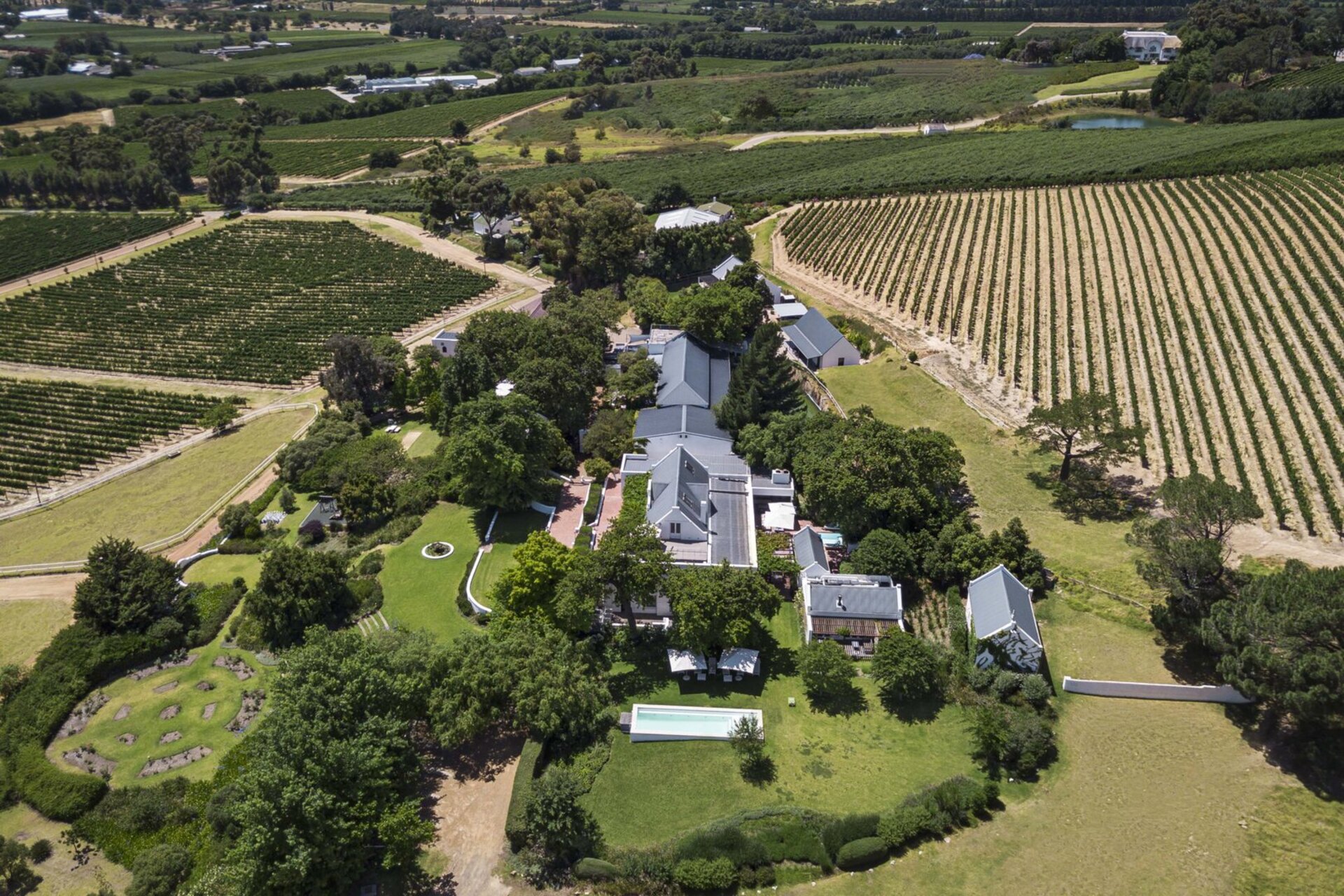 Chardonnay Room 1 with Manor Views 1044