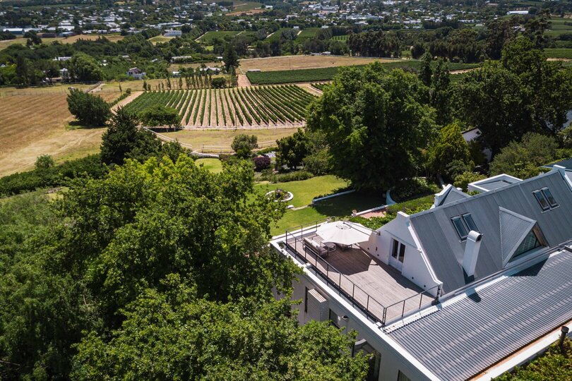 Chardonnay Room 1 with Manor Views 1044