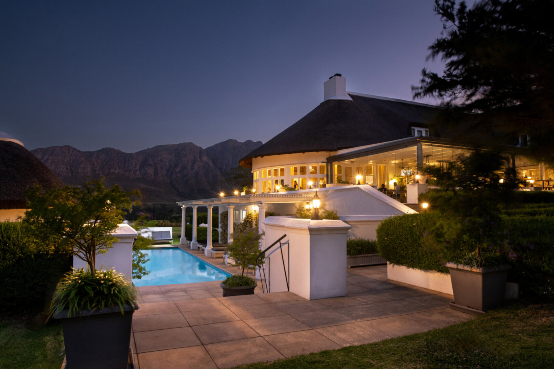 Chardonnay Room 1 with Manor Views 1044