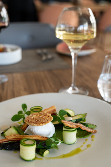 Viognier Room 1063