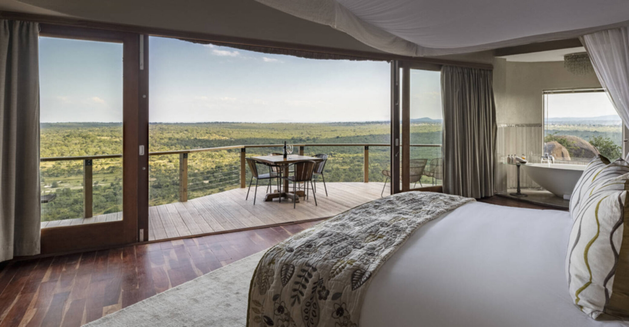 Luxurious Family Suite with Private Pool & Views 1052