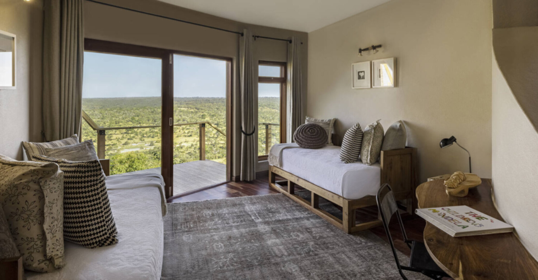 Luxurious Family Suite with Private Pool & Views 1052