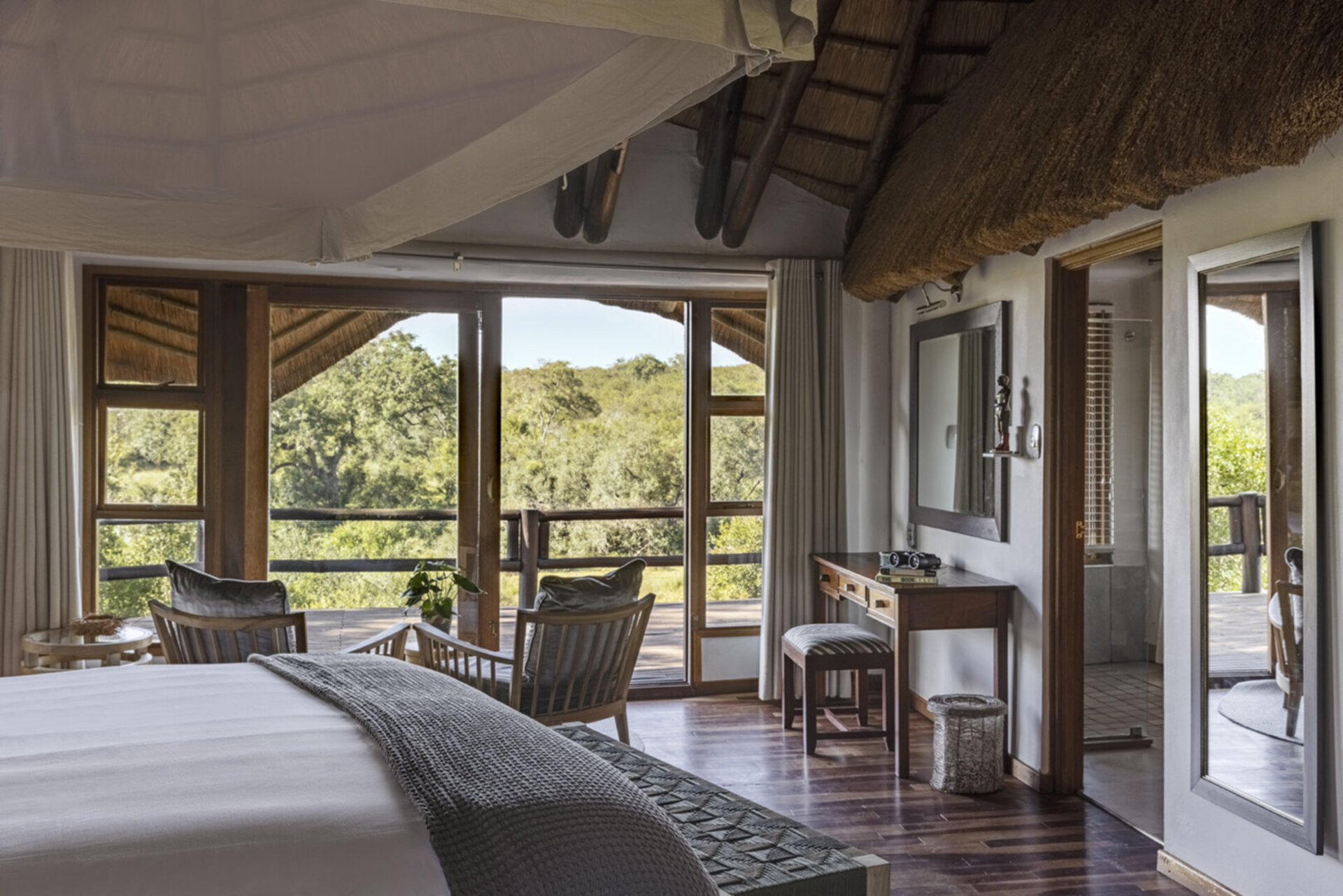 Elevated Treehouse Retreat with Bush Views 1056