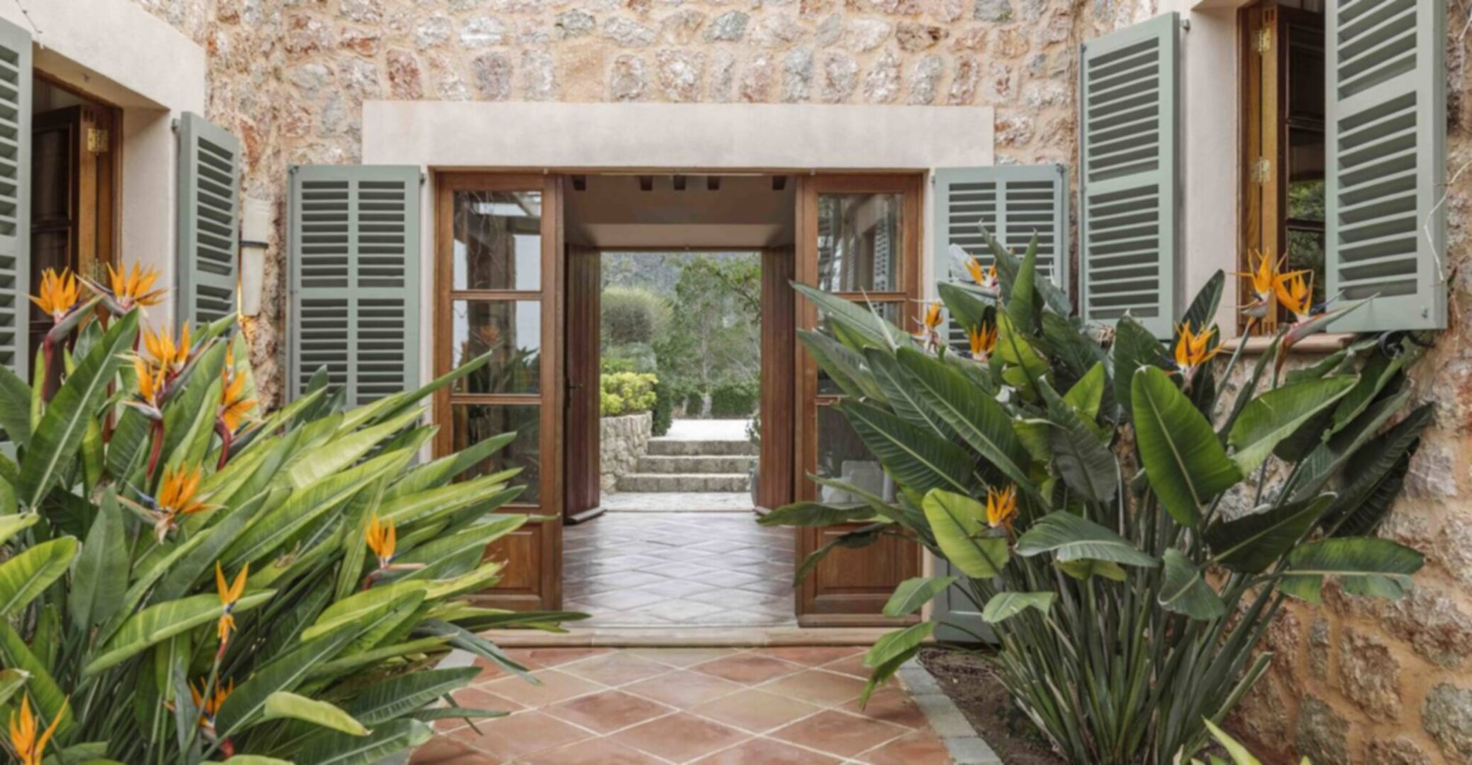 Eagle’s Point Luxury Villa with Mediterranean Views 1060