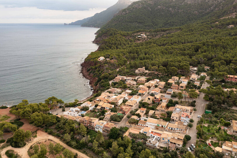 Eagle’s Point Luxury Villa with Mediterranean Views 1060