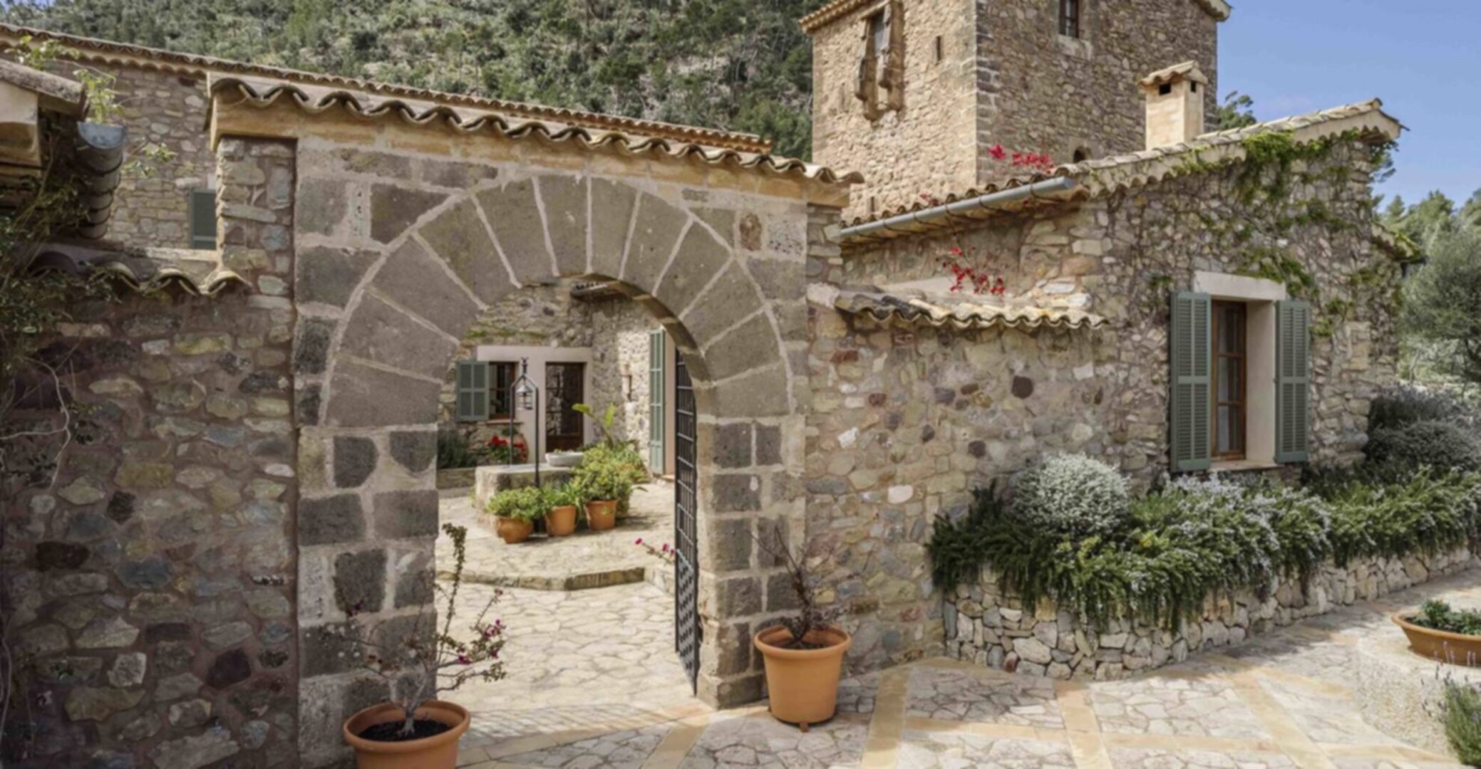 Historic 13th-Century Villa with Coastal Views 1062