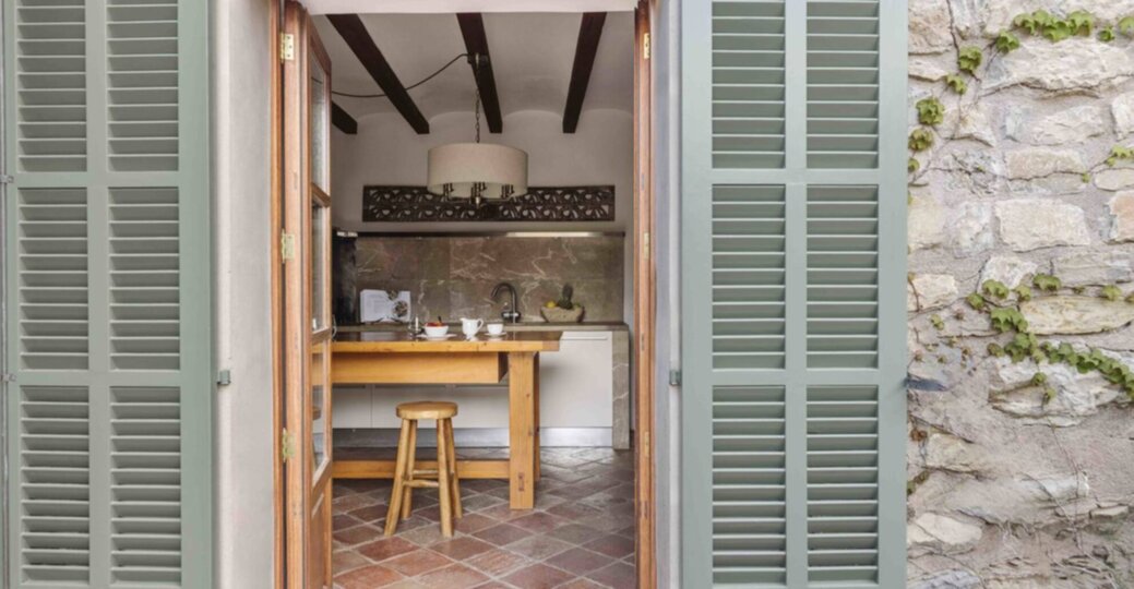 Historic 13th-Century Villa with Coastal Views 1062