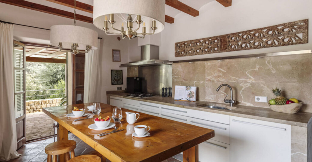 Historic 13th-Century Villa with Coastal Views 1062