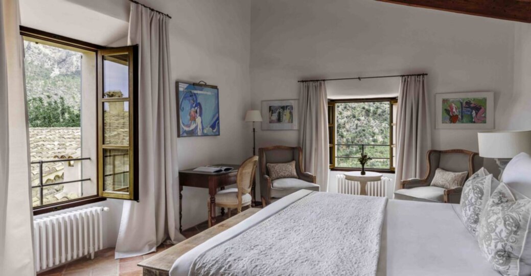 Historic 13th-Century Villa with Coastal Views 1062