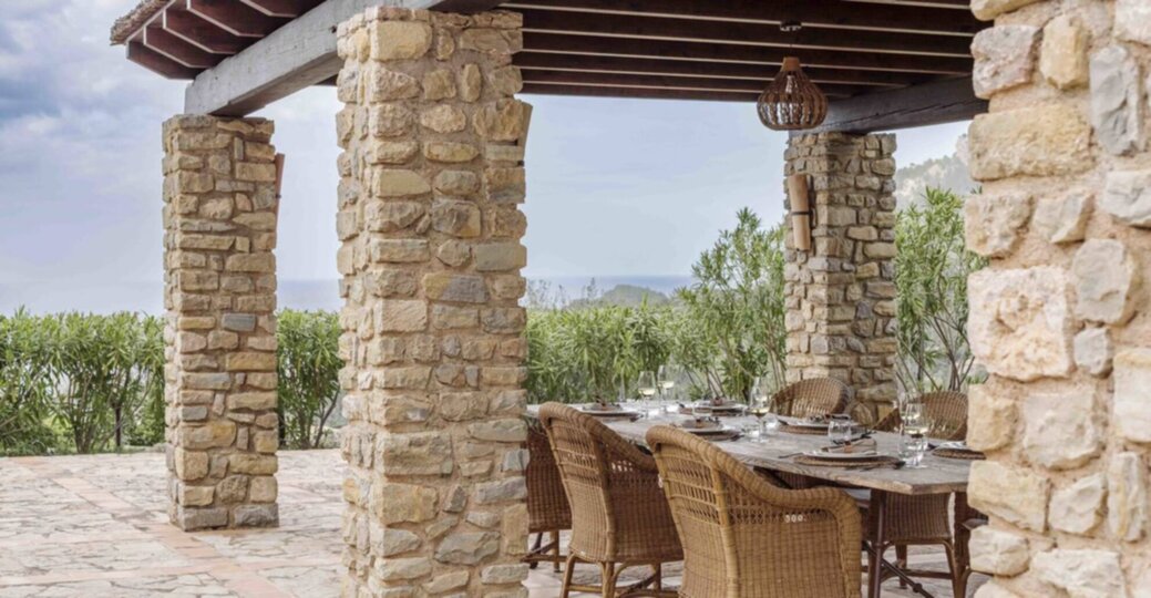 Historic 13th-Century Villa with Coastal Views 1062