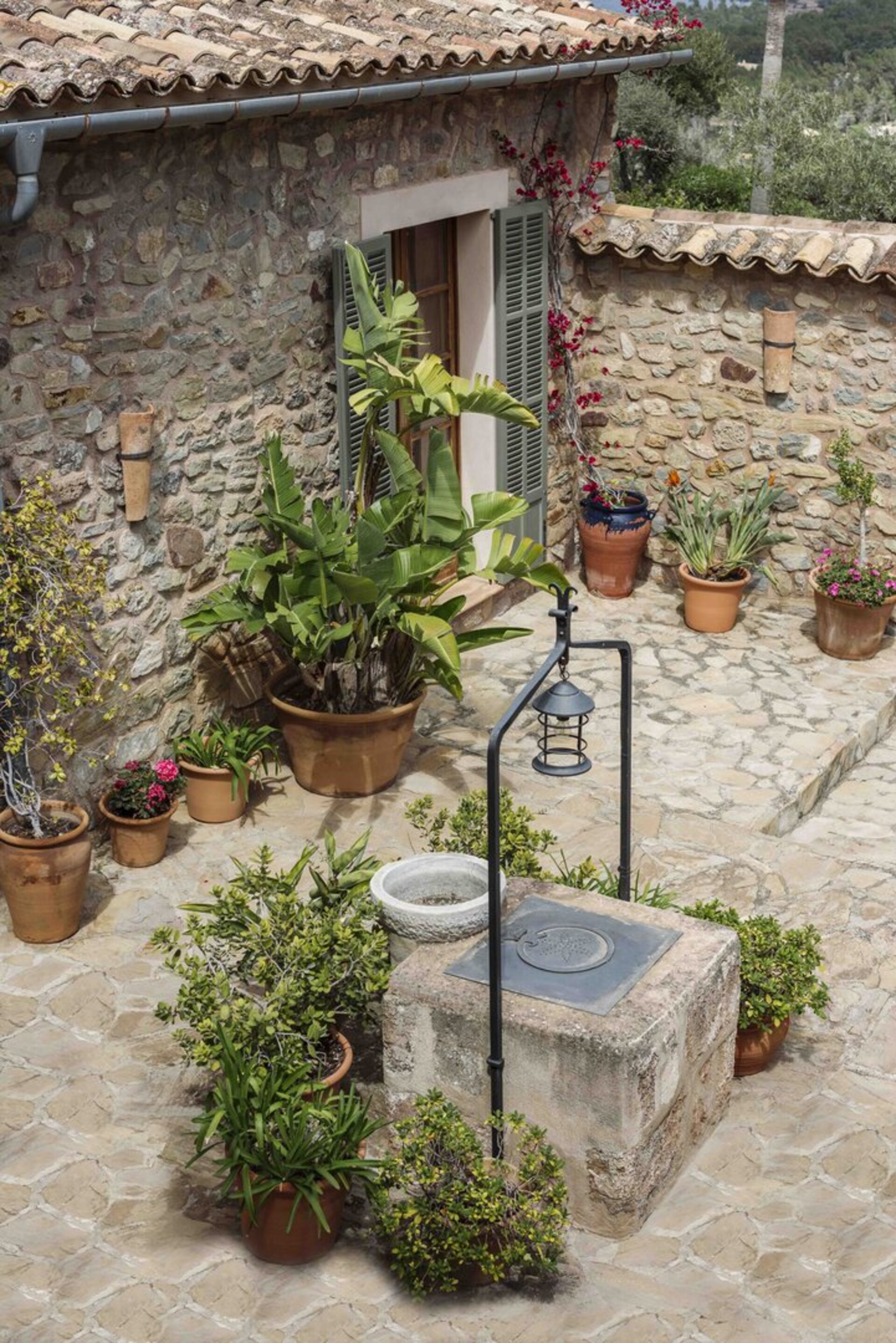 Historic 13th-Century Villa with Coastal Views 1062