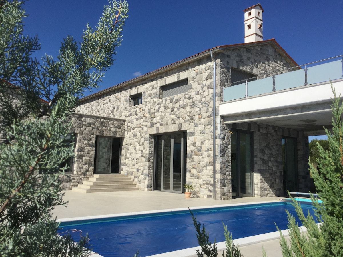 Mükemmel Konumda Lüks, Sežana Villa 1003