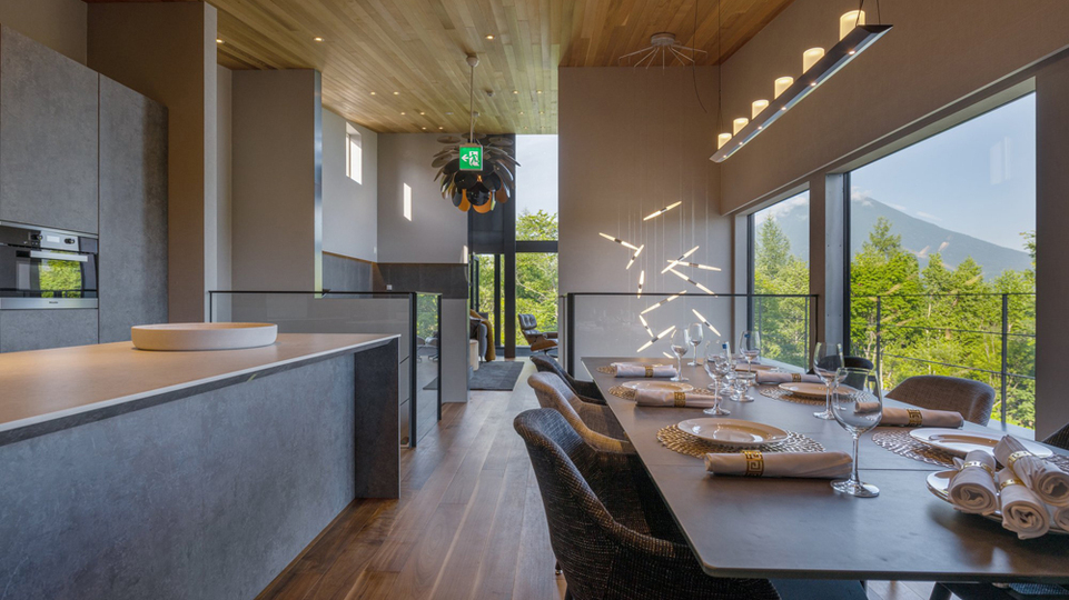 Niseko'da Muhteşem Manzaralı Lüks 3 Yatak Odalı Dağ Evi
