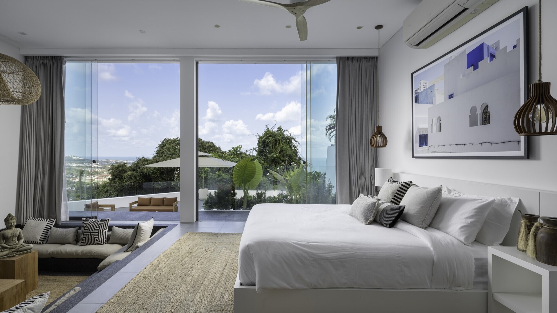 Golden Lotus - VIlla Vie - Restful master bedroom sunken sala