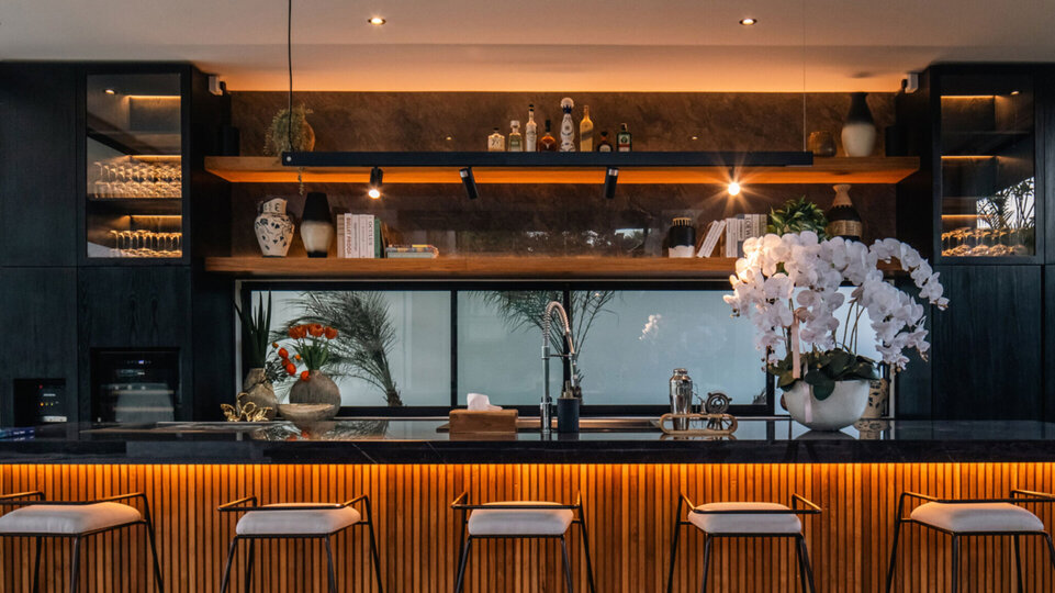 Cocktail hour at the speakeasy bar