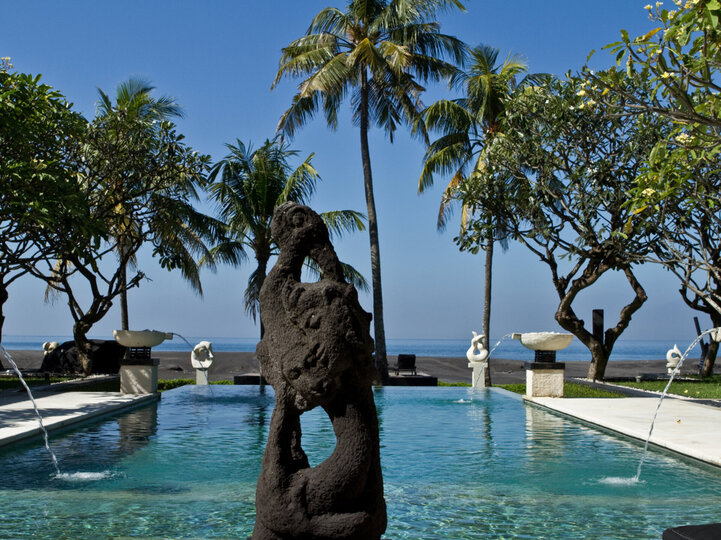 Art with seaview backdrop