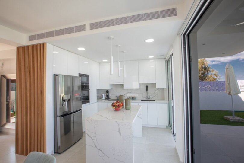Jakuzili ve Barbekü Alanlı Çağdaş Villa, Protaras Villa 1027