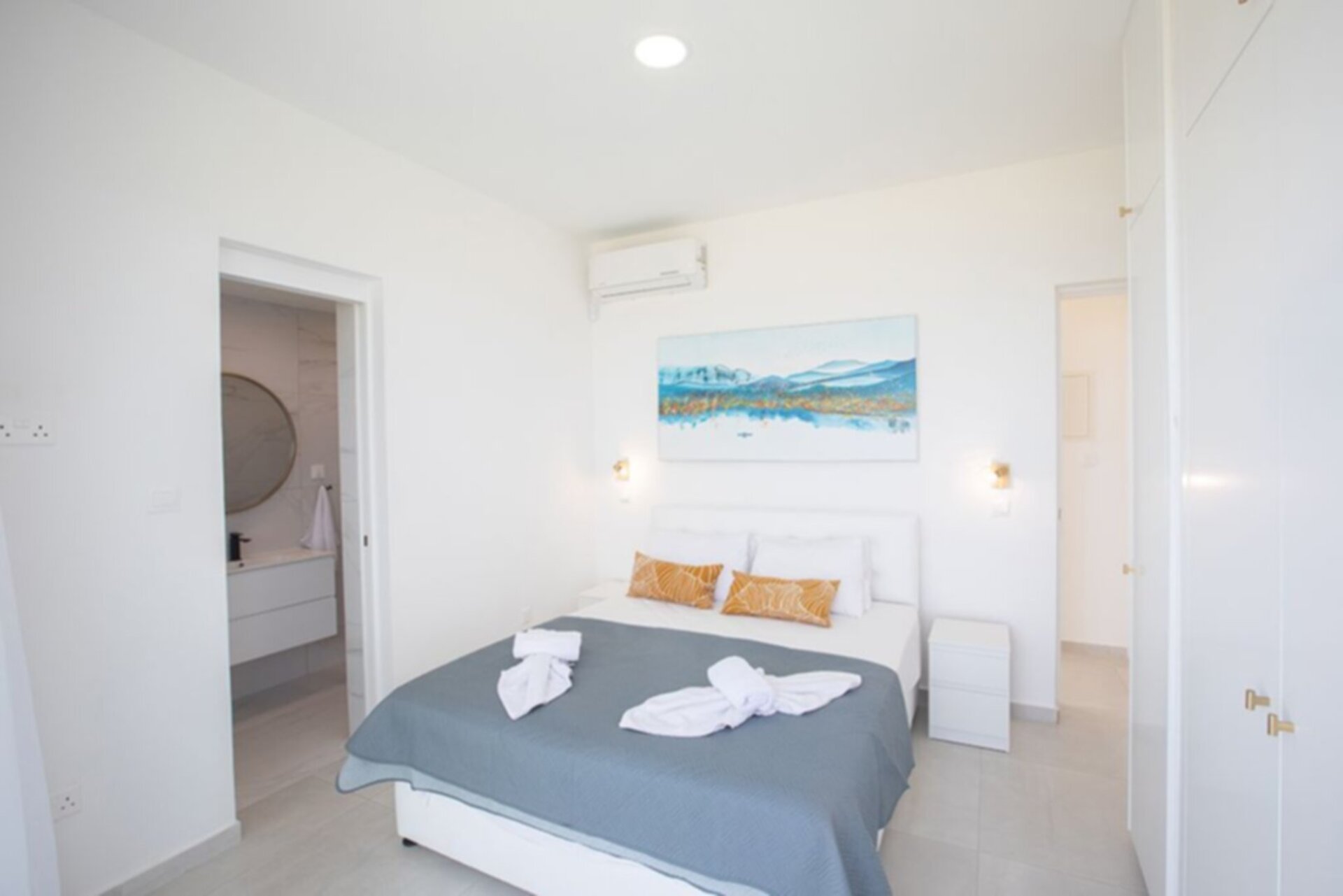 Jakuzili ve Barbekü Alanlı Çağdaş Villa, Protaras Villa 1027