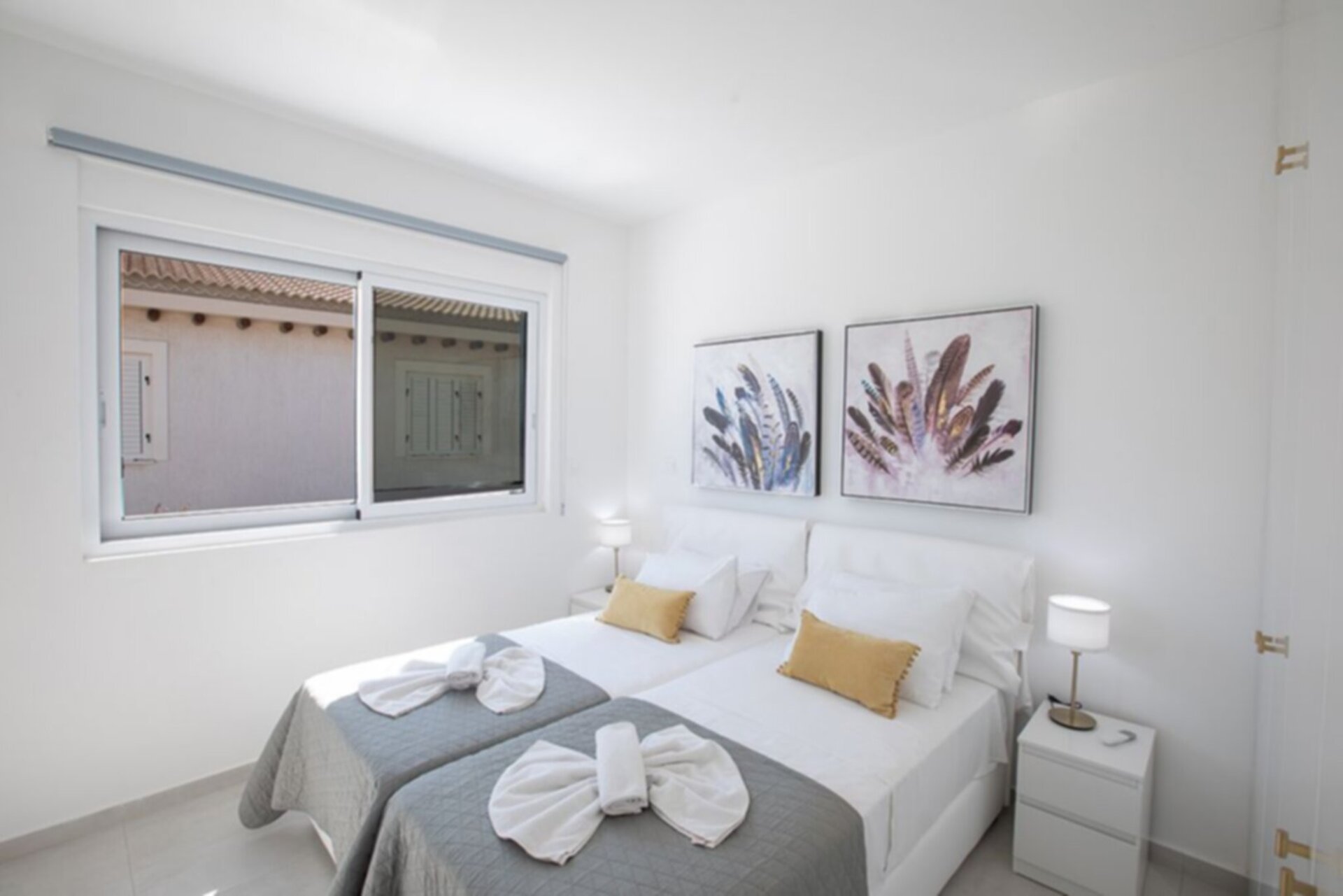 Jakuzili ve Barbekü Alanlı Çağdaş Villa, Protaras Villa 1027