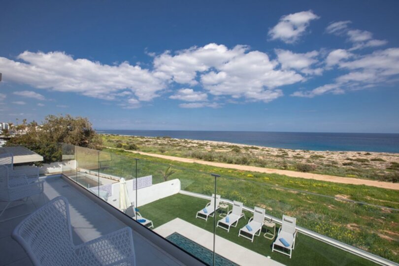 Jakuzili ve Barbekü Alanlı Çağdaş Villa, Protaras Villa 1027