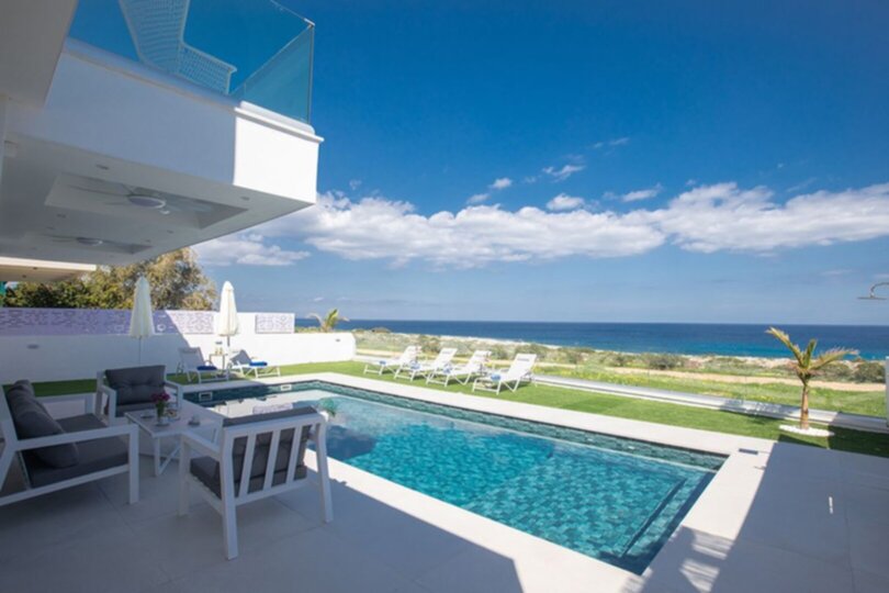Jakuzili ve Barbekü Alanlı Çağdaş Villa, Protaras Villa 1027