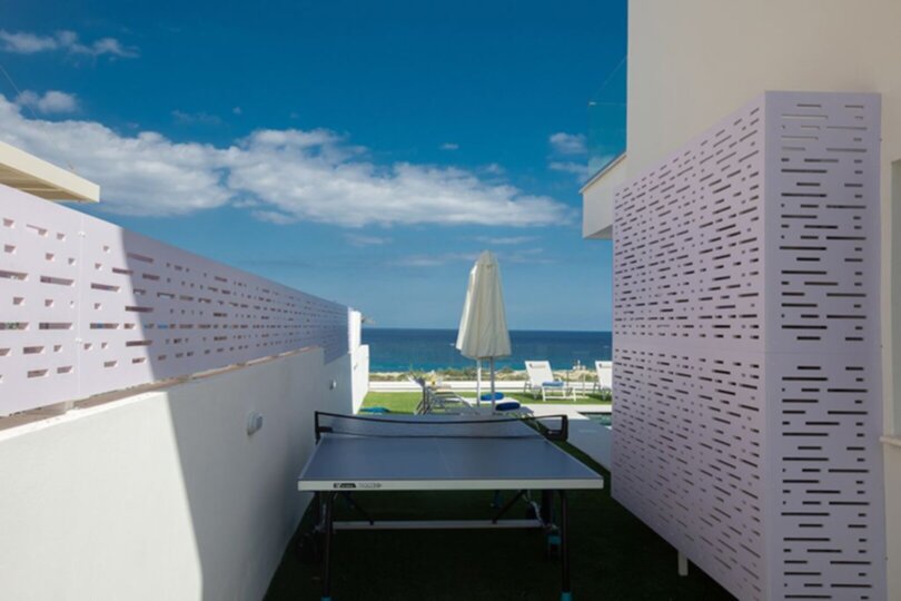 Jakuzili ve Barbekü Alanlı Çağdaş Villa, Protaras Villa 1027