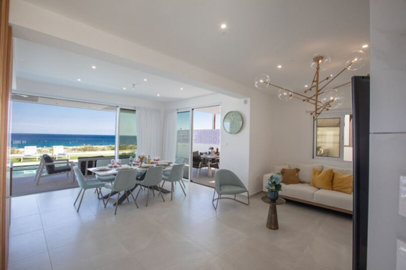 Jakuzili ve Barbekü Alanlı Çağdaş Villa, Protaras Villa 1027