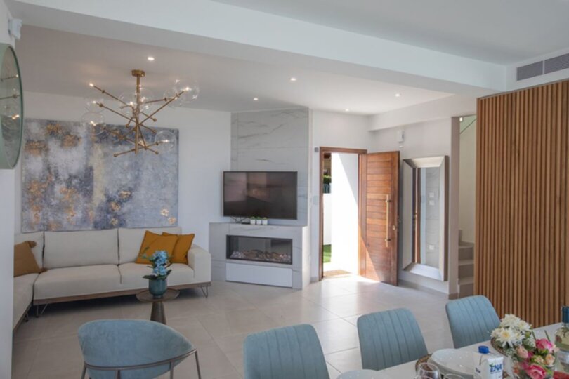 Jakuzili ve Barbekü Alanlı Çağdaş Villa, Protaras Villa 1027