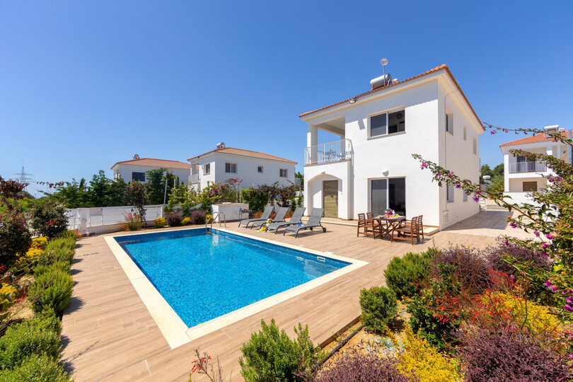 Ayia Napa'da Özel Havuzlu Geniş Villa