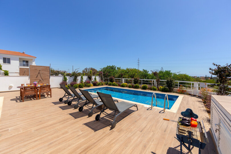 Ayia Napa'da Özel Havuzlu Geniş Villa