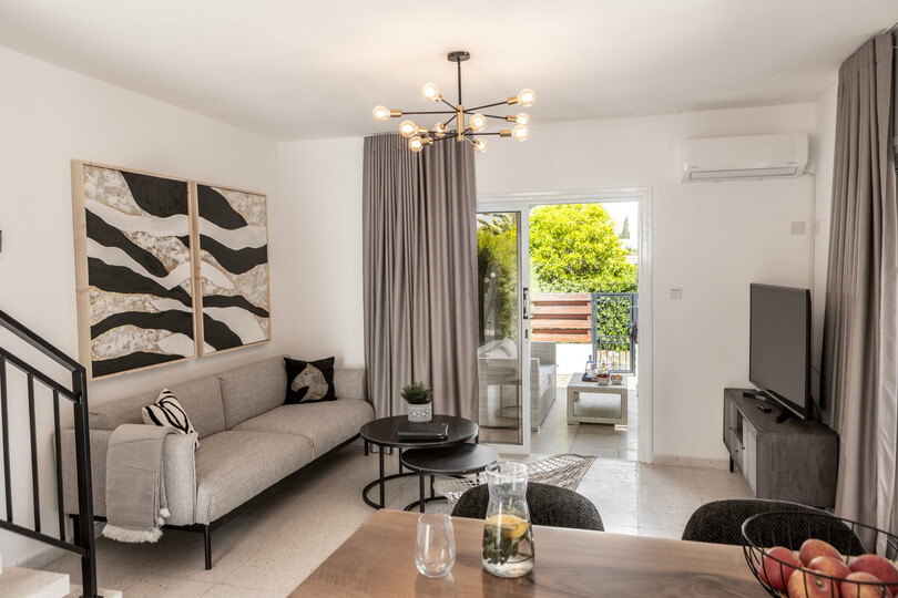 5 Star Marina Seaside Villa – Contemporary Coastal Comfort