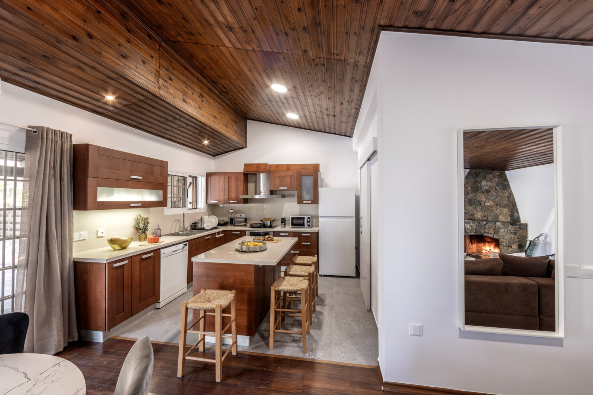 5 Star Forest View Cottage – Luxury Mountain Retreat
