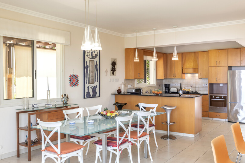 5 Star Villa Larnaca Chelidonia - Luxury Seafront Escape