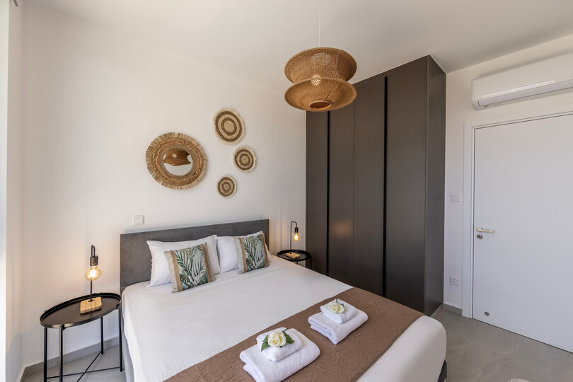 5 Star Villa Aqua Pearl - Contemporary Coastal Escape