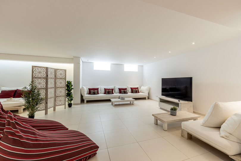 5 Star Villa AleMar Seafront - Designer Coastal Elegance