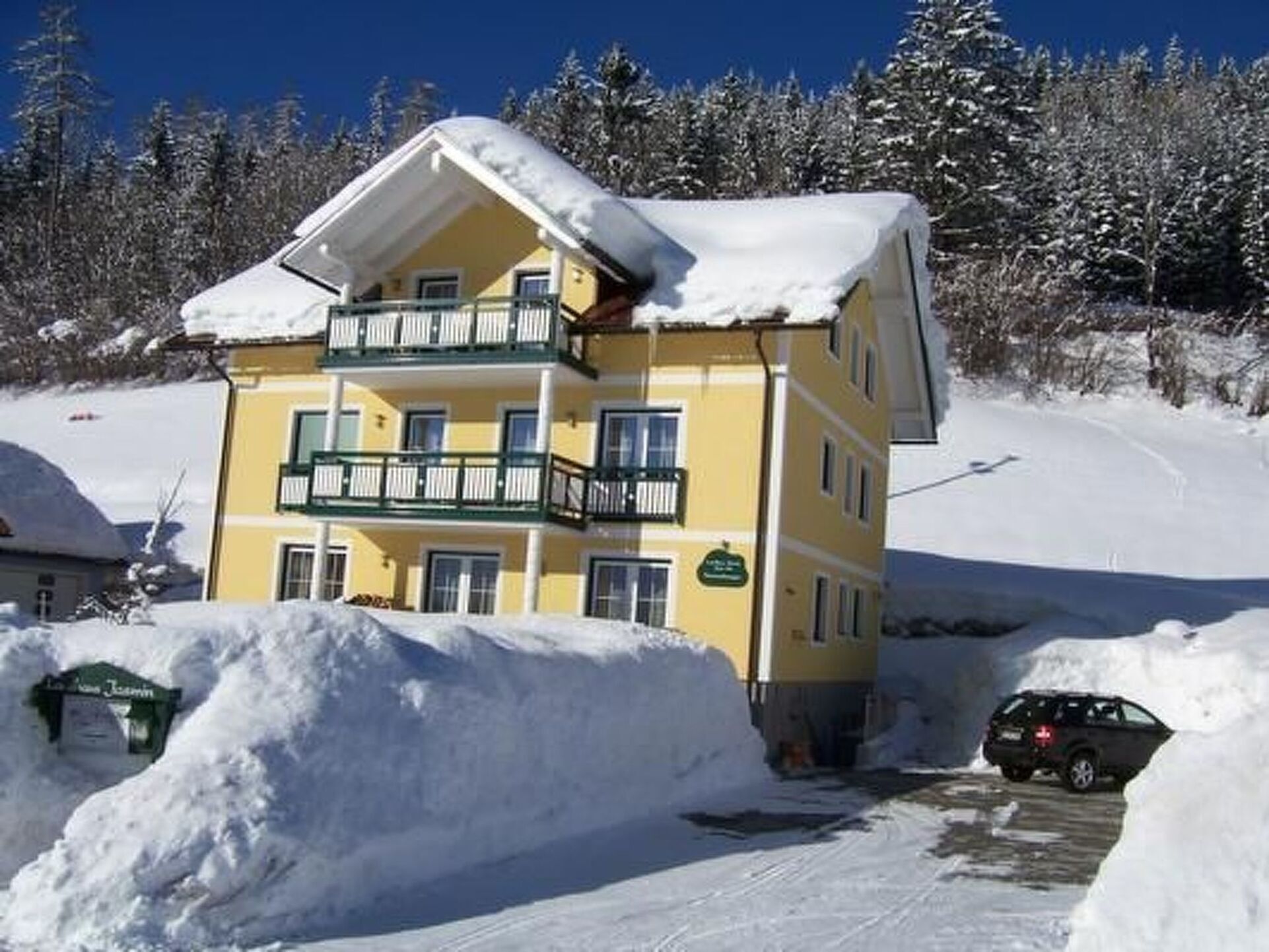 1-Bed Apartment with Mountain View in Liezen, Sleeps 4, 1115