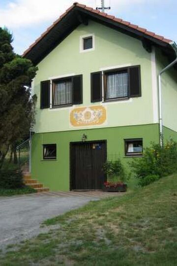 Spacious 1-Bed Apartment in Gussing, Sleeps 5, 1004, Deutsch Ehrensdorf, Austria