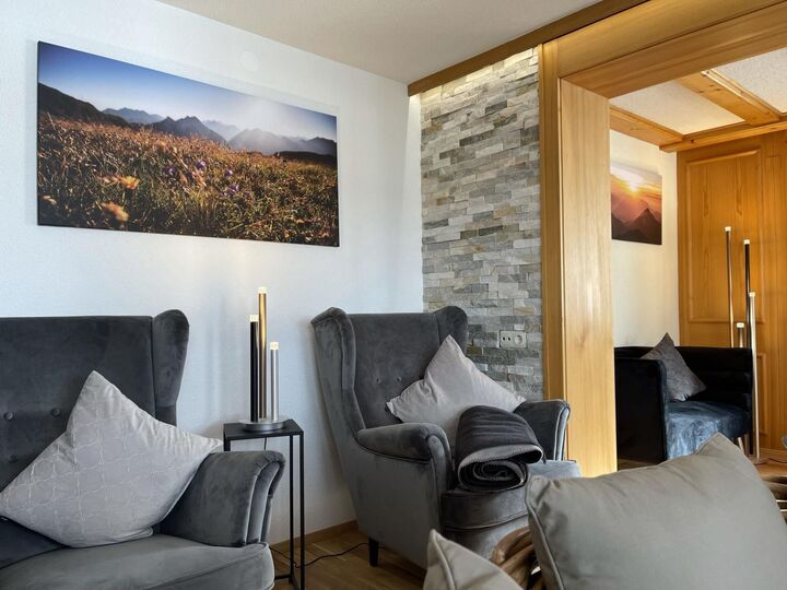 Beautiful 2-Bed Apartment in Bregenz, Sleeps 4, 1029