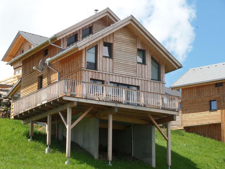 Spacious 3-Bed House in Wolfsberg, Sleeps 6, 1043, Kärnten, Austria