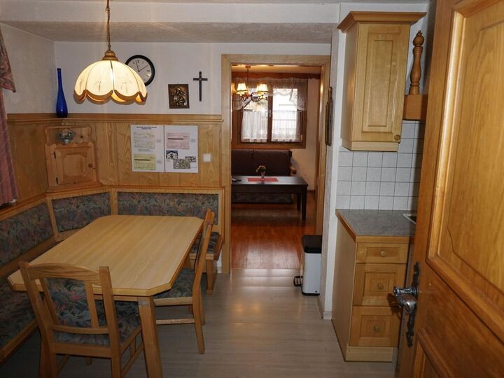 Serene 9-Bed House in Zell am See, Sleeps 19, 1122