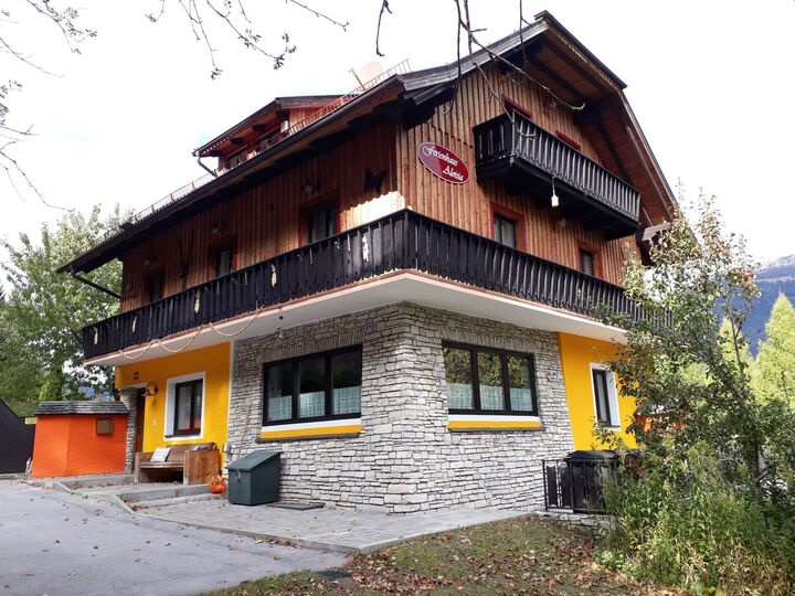 Gorgeous 3-Bed Apartment in Tamsweg, Sleeps 6, 1123, Glashütte, Austria