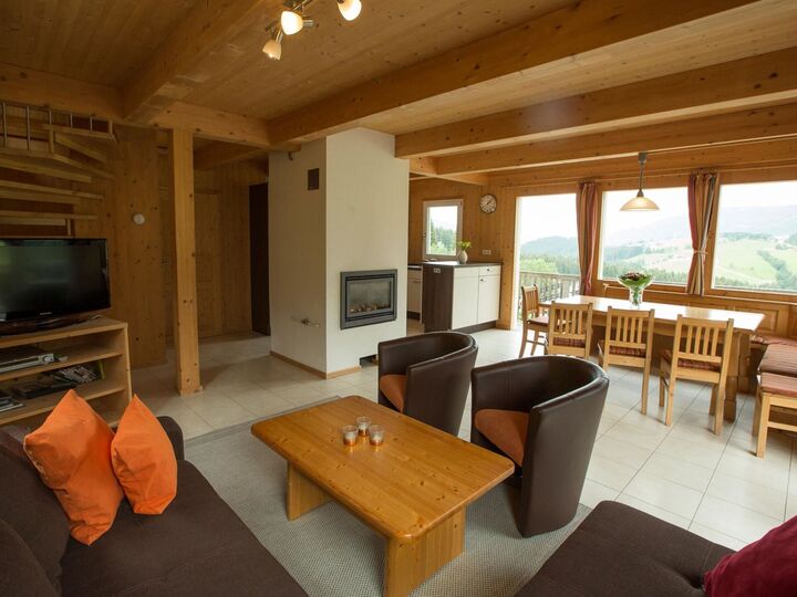 Serene 4-Bed House in Hallein, Sleeps 8, 1087, Steuer, Austria