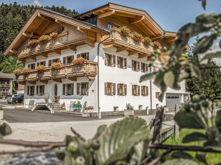 1-Bed Apartment with Mountain View in Schwaz, Sleeps 4, 1093, Fügen, Austria