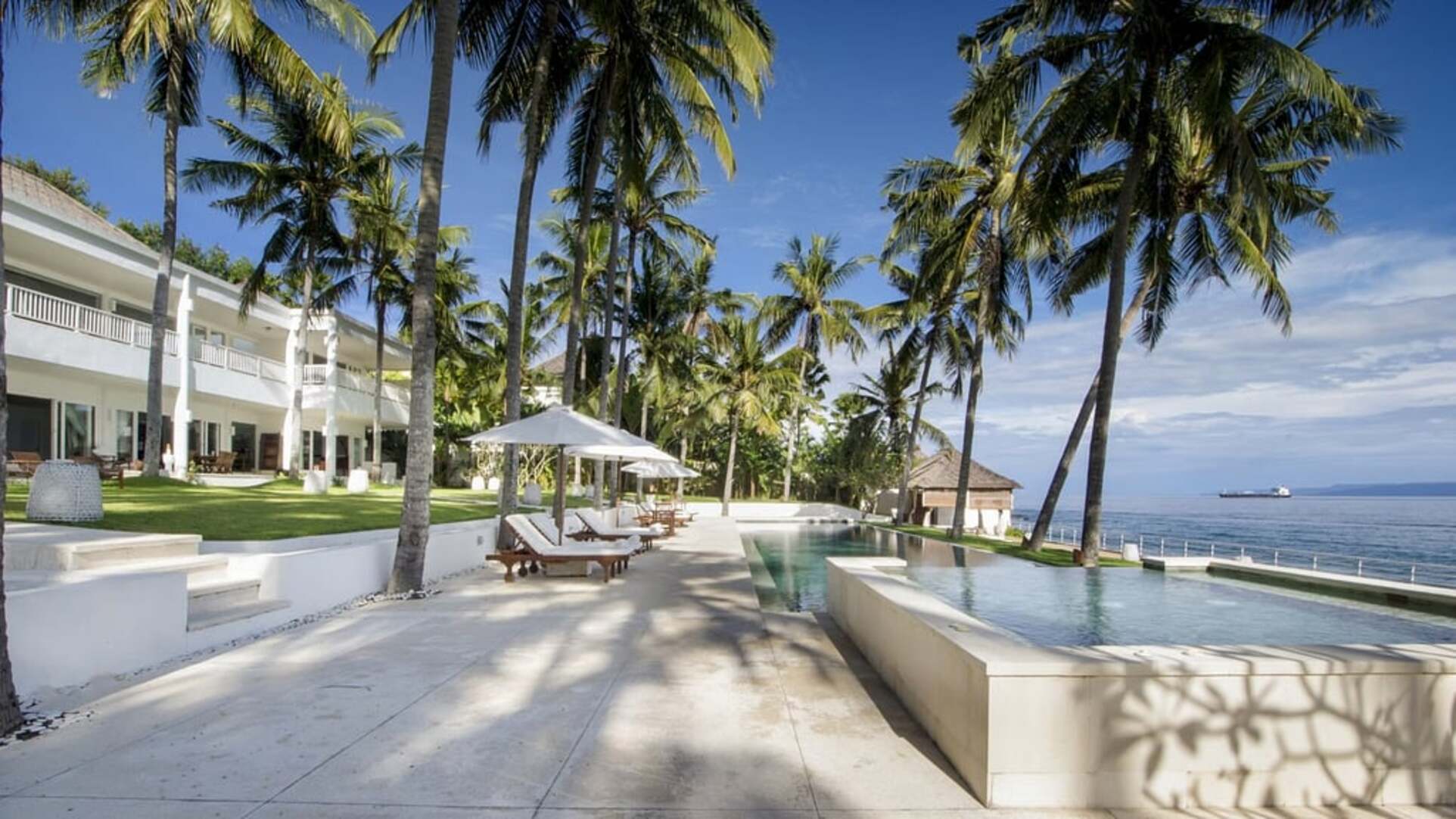 5 Star Villa Stella – Elegant Beachfront Serenity