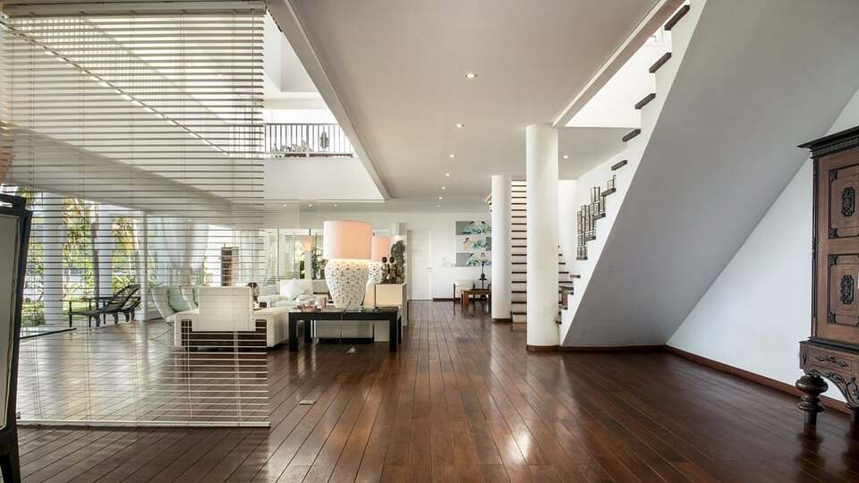 5 Star Villa Stella – Elegant Beachfront Serenity