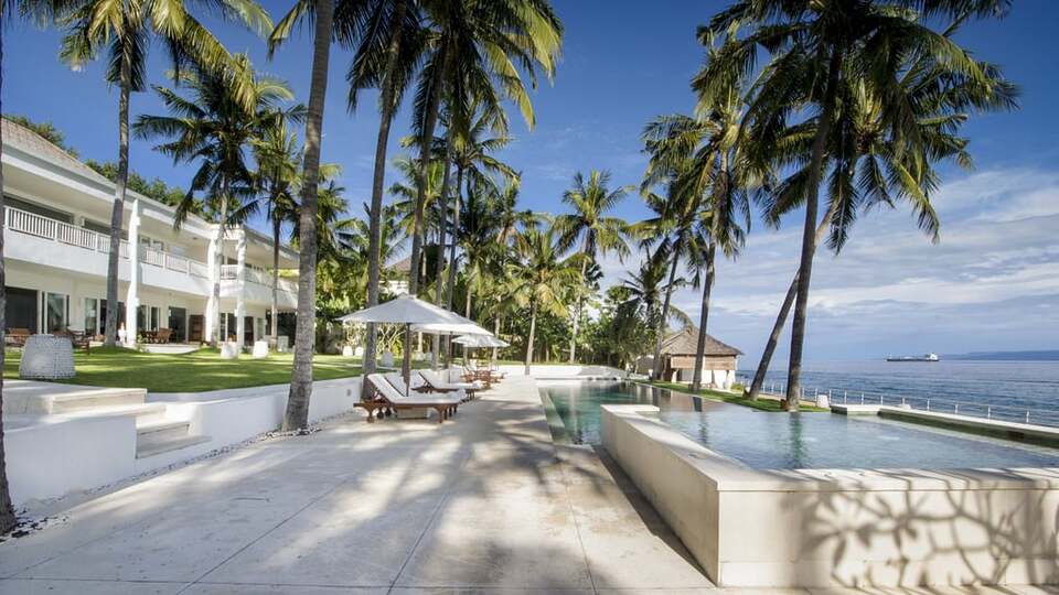 5 Star Villa Lulla – A Luxurious Beachfront Escape in Bali