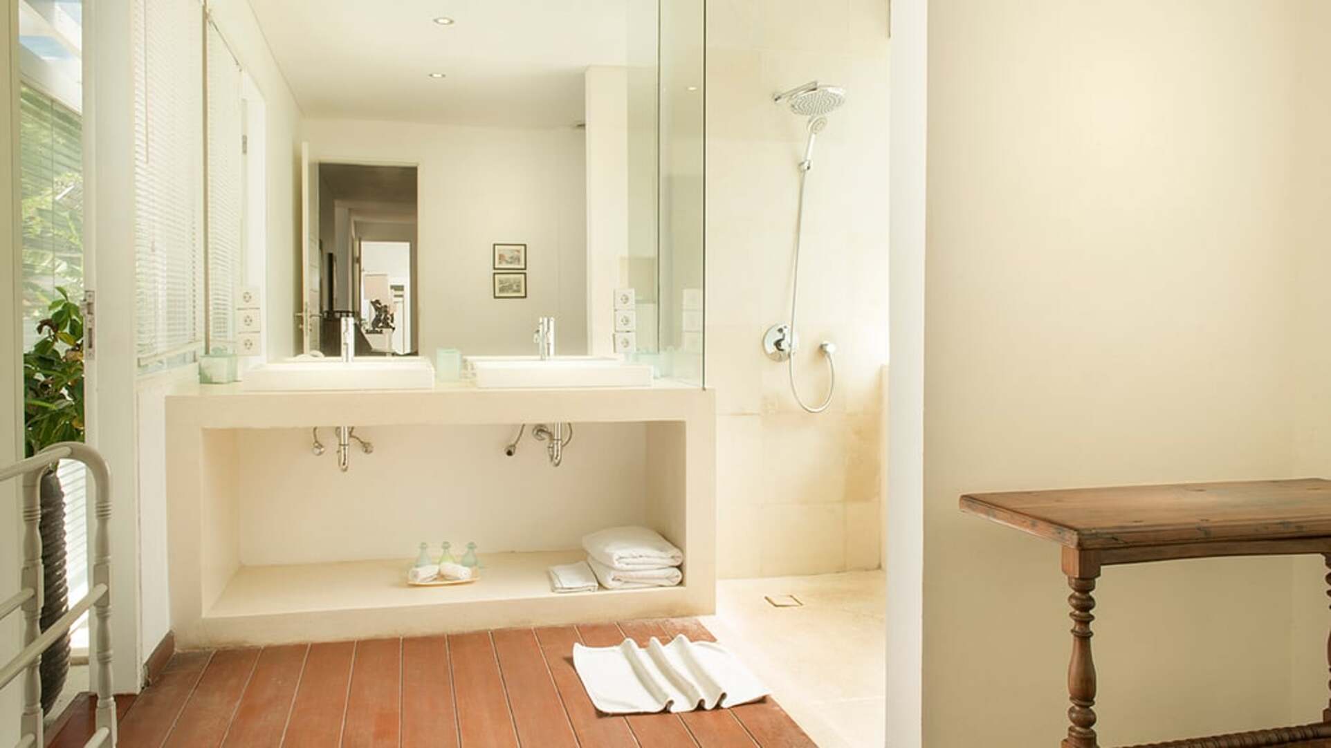 5 Star Villa Lulla – A Luxurious Beachfront Escape in Bali