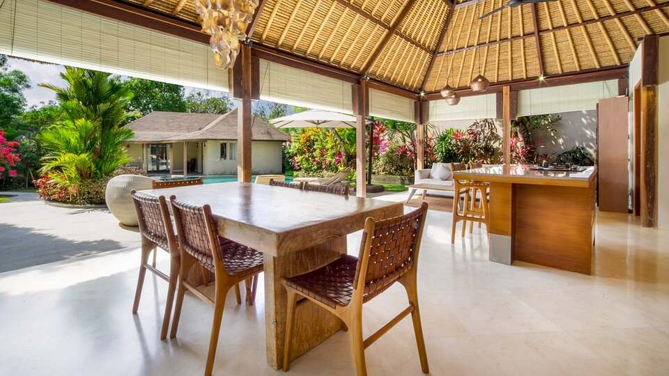 5 Star Akilea Estate – Tropical Grandeur Retreat