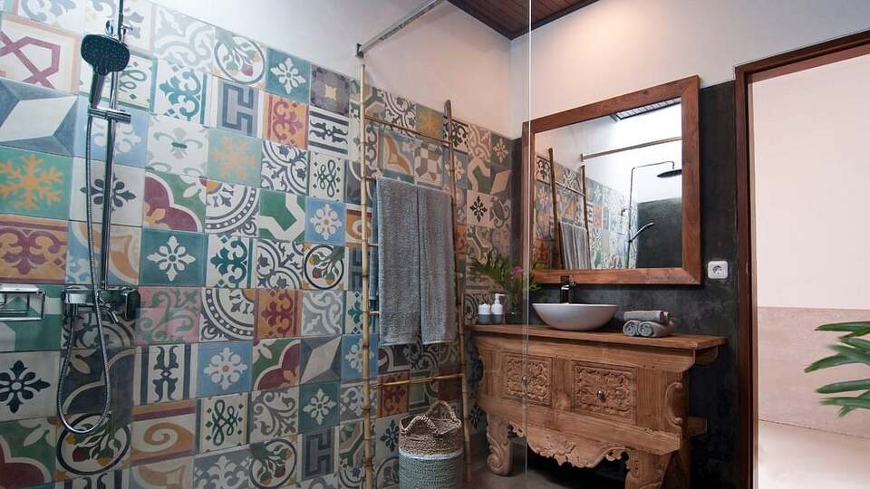 5 Star Minggu Villas – Tropical Group Escape